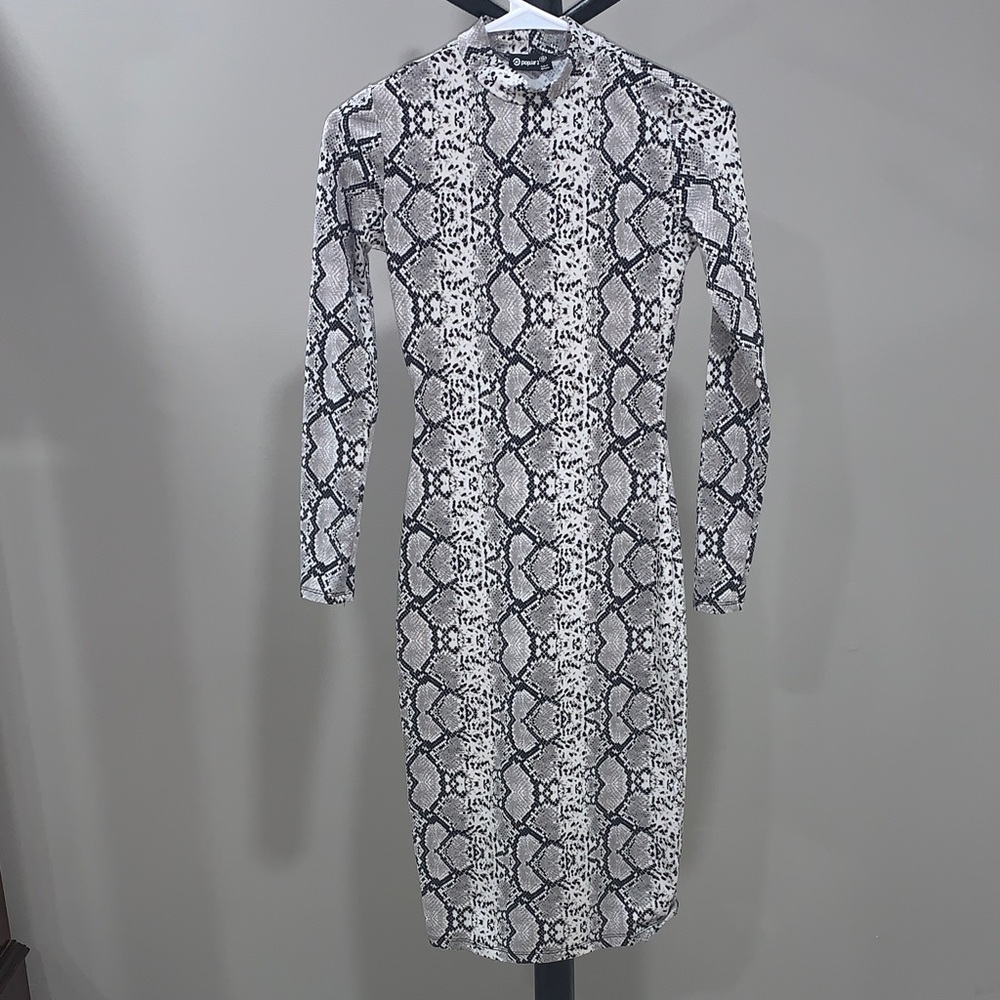 Popular 21 Long Sleeve Snake Print Dress Size Small